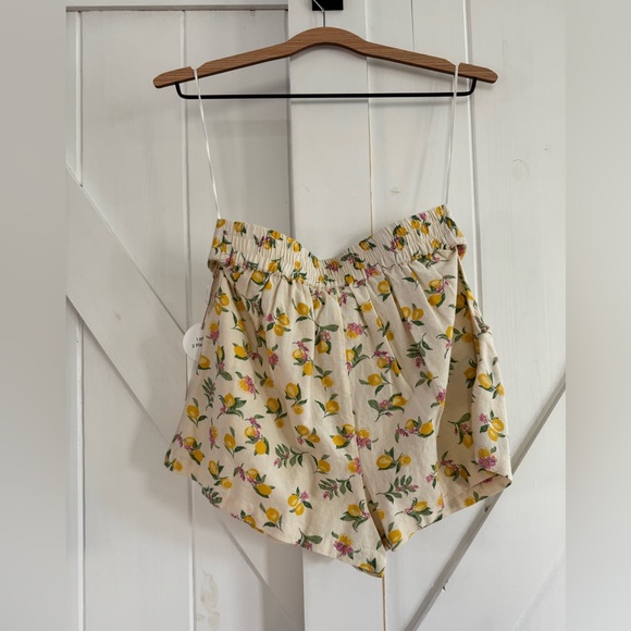 Lemon Drop Linen Crop Top & Shorts Set - Picture 3 of 4
